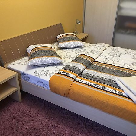 Kyiv Apartment In The City Center On Turgenevskaya Street Ngoại thất bức ảnh