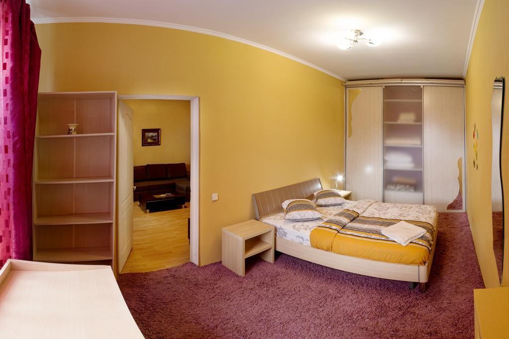 Kyiv Apartment In The City Center On Turgenevskaya Street Ngoại thất bức ảnh