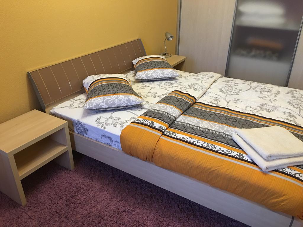 Kyiv Apartment In The City Center On Turgenevskaya Street Ngoại thất bức ảnh